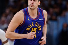 Rookie连续十二场比赛得分超过比分优势明显，掘金挑战极限！的简单介绍